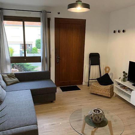 Logement Renove Et Moderne Au Sacre Coeur ショレ エクステリア 写真